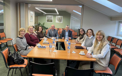 „Mokymasis iš patirties: švietimo centrų dialogas“